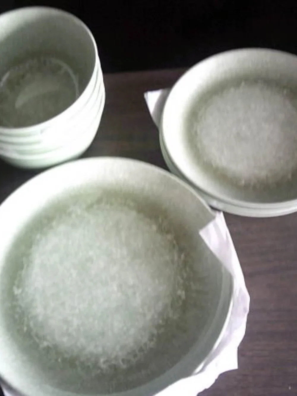 NEW LOT BETTER HOMES & GARDENS DISHES BOWLS PLATES SAUCERS MATCHING GREEN SET 🔥